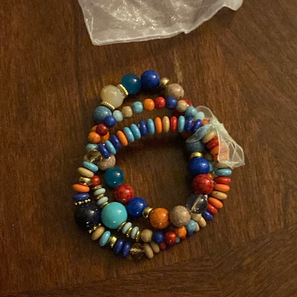 Bracelet Set Wooden Vibrant Stretchy no metal NEW